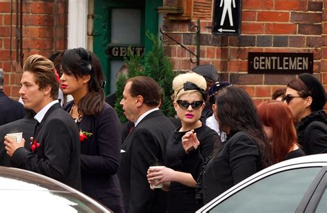 amy winehouse funeral pics